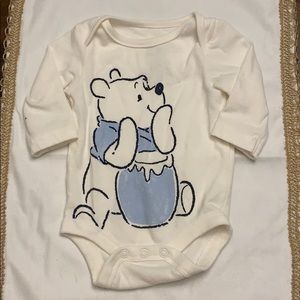 Disney gender neutral baby onesie! 💵$5 for $25👛